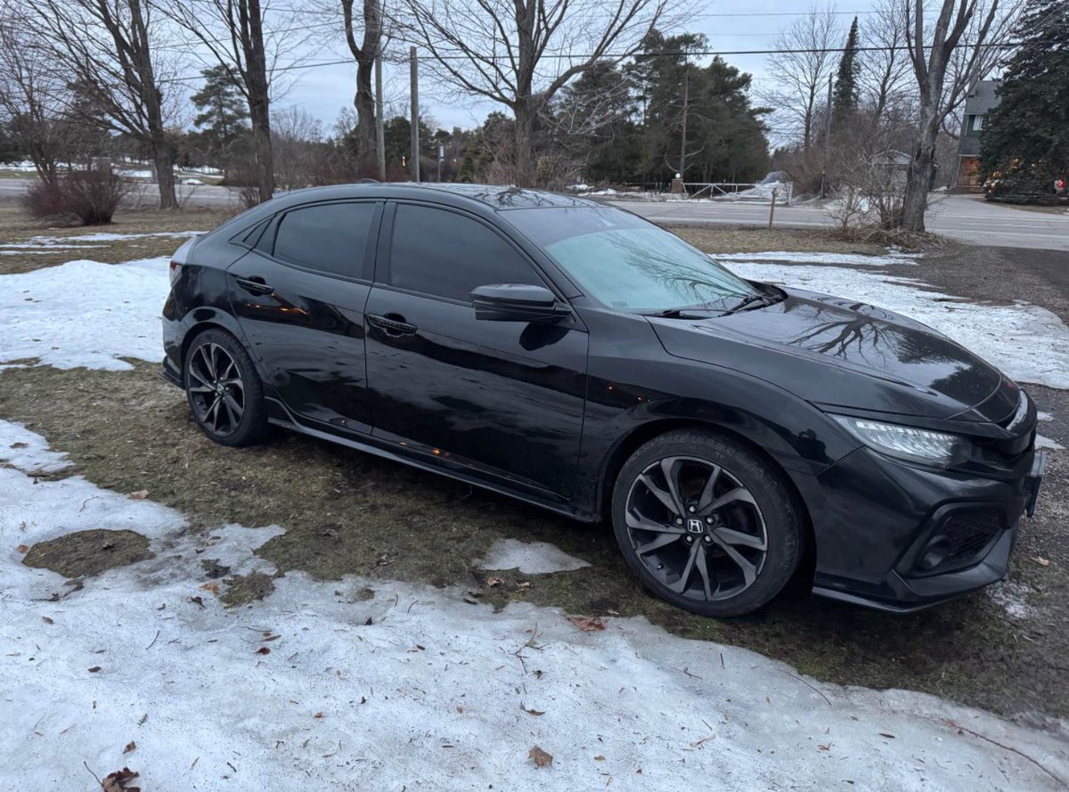 Paco_Autos's tweet photo. 🚘 2017 Honda Civic Sport Touring
��️ Manual Car
 • 1.5 L . 6 Speed manual transmission
 • Car inside and out looks great
 • Strong engine and transmission
 • Fully loaded

Ghc 89,500 - includes shipping https://t.co/2V7z8IjHl6