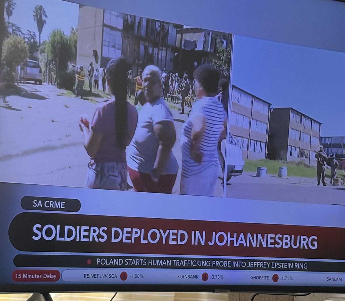 Ntombikayise tweet media