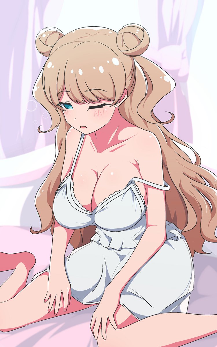 お題箱より
「寝起きでキャミソール姿の金森ま◯あ」 