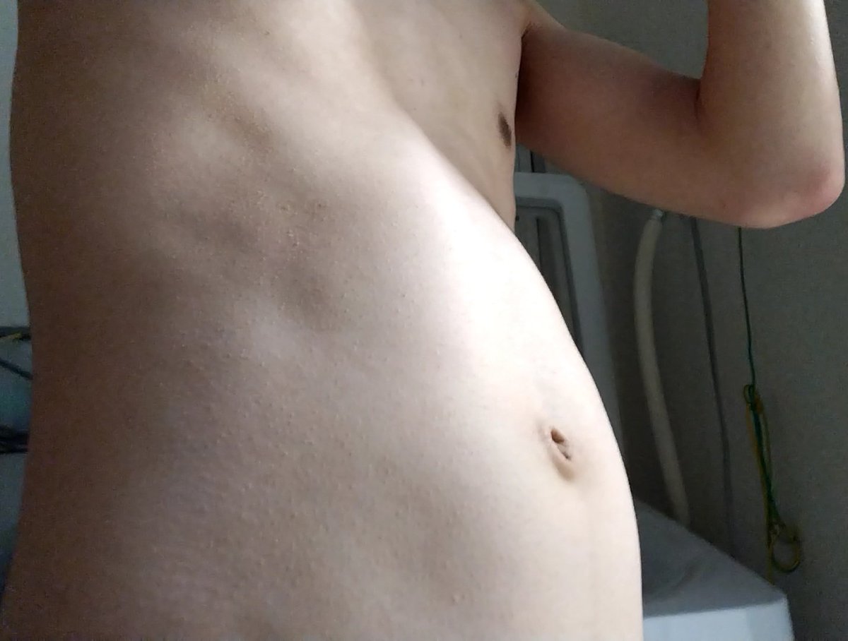 A1442382's tweet photo. 1300kcal at night
How can I make my breasts fat?

#belly #bellybloat #mpreg #bellyinflation #stuffed #gain #gainer https://t.co/30x8tQdZ6N