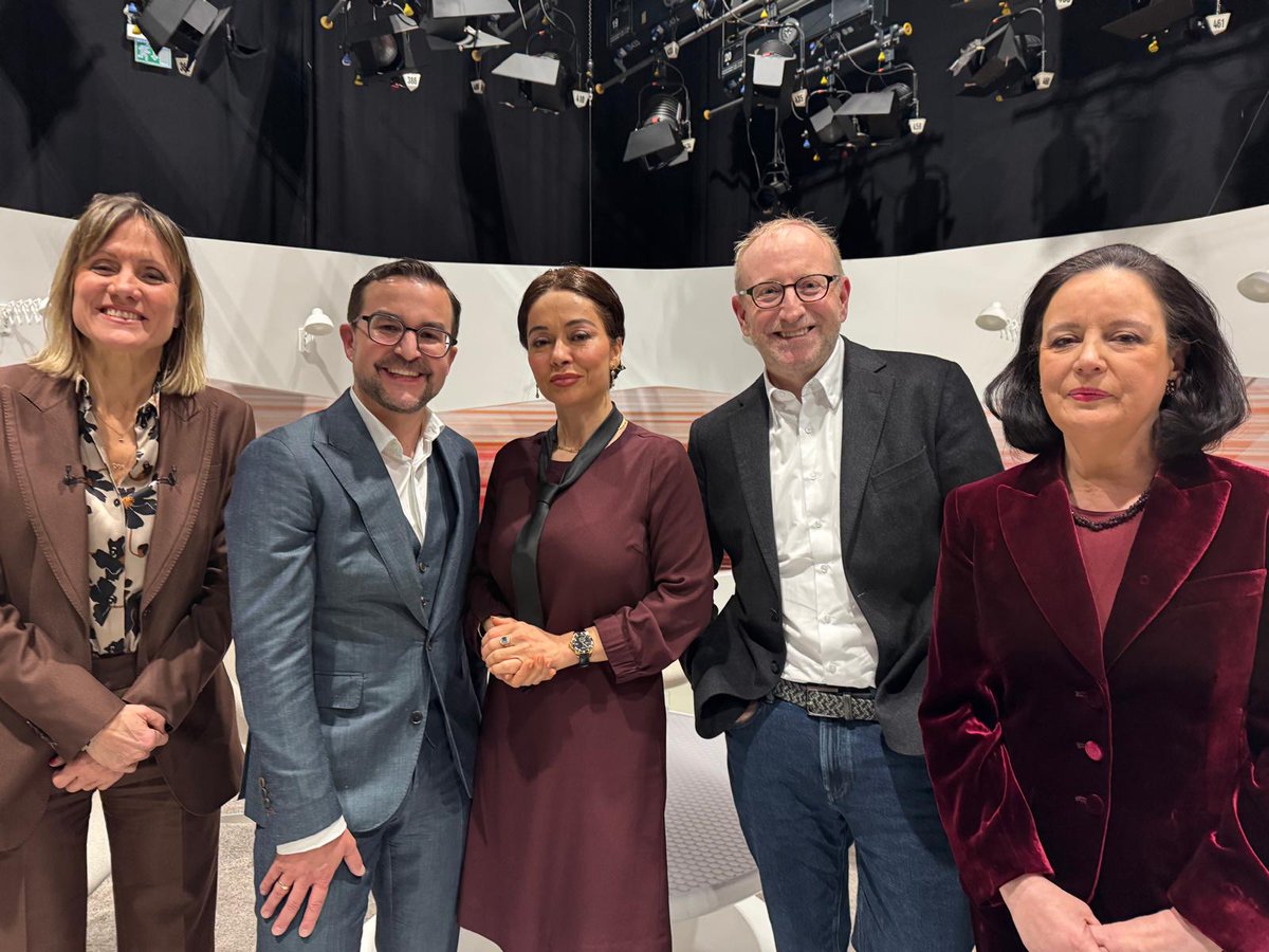 MeyerResources's tweet photo. Thank @SRF #SRFClub & @BarbaraLuethi for inviting me to comment on the #USA #Israel #war on Iran. Great conversation to be on with #AvinTavakoli, #JamesDavis & @Simon_W_Fuchs. Themes: #geopolitics #economics #Israel, #USA #Iran #GCC #KSA #HormuzStrait #oil #democracy #OOTT https://t.co/UR4gww4lc1