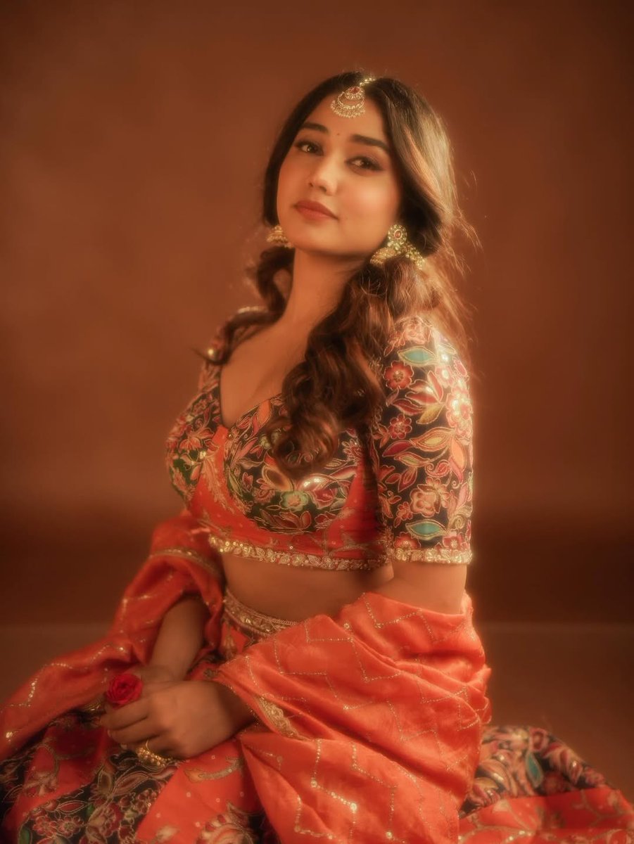 KollywoodStreet's tweet image. #AngelMaria 💫