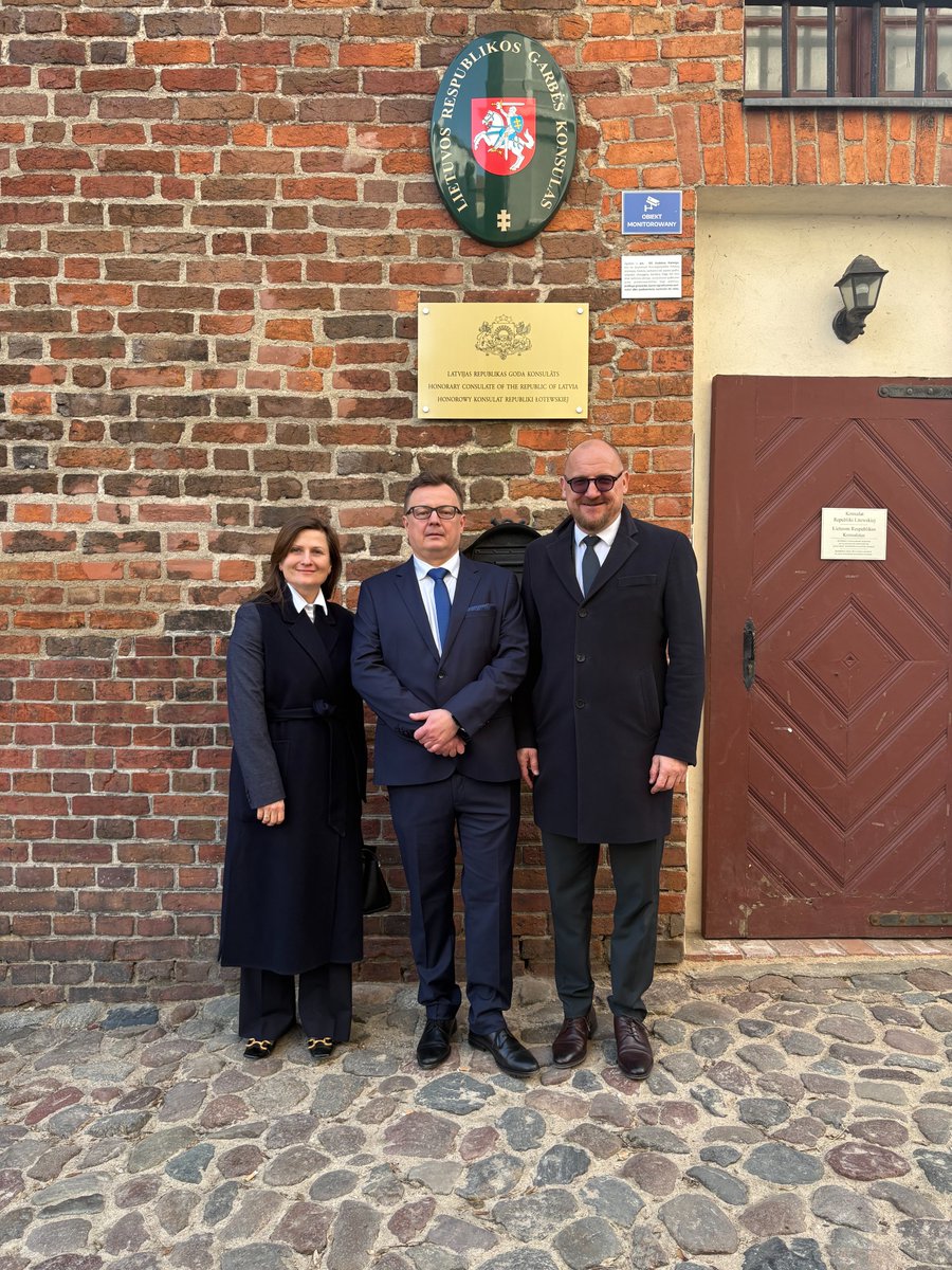 Latvia in Poland tweet media