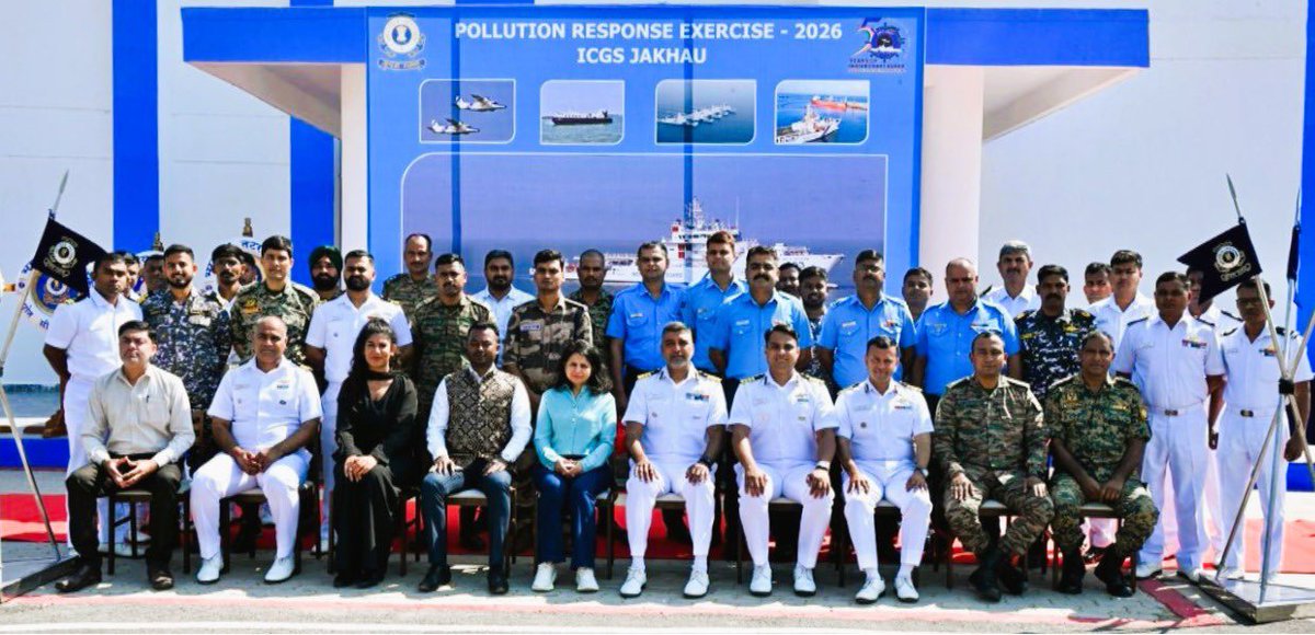 IndiaCoastGuard's tweet photo. @IndiaCoastGuard Station #Jakhau conducted a comprehensive #PollutionResponse Seminar, Table-Top Exercise & Mock Drill at #Jakhau on 10 Mar 26 with participation of #PortAuthority, #LocalAdministration, #FisheriesDept, #BSF, #IAF & other maritime agencies. The exercise tested & validated preparedness of all stakeholders to effectively respond to #MarinePollution incidents along the #Kutch coast, fostering inter-agency synergy & coordination. #ICG reaffirms its commitment to #ProtectingOurSeas & preserving the marine environment.
#VayamRakshamah
#WeProtect
#SaferSeas
#MarinePollutionResponse
#InterAgencySynergy