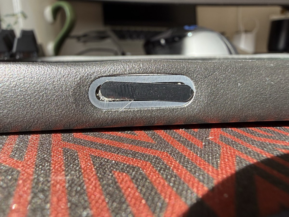 DataVoid tweet media