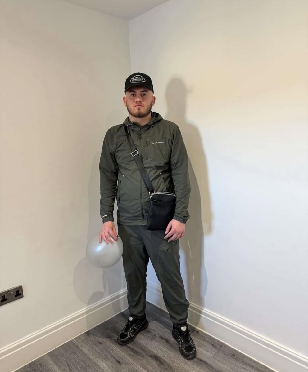 Straight/Bi lad tweet media