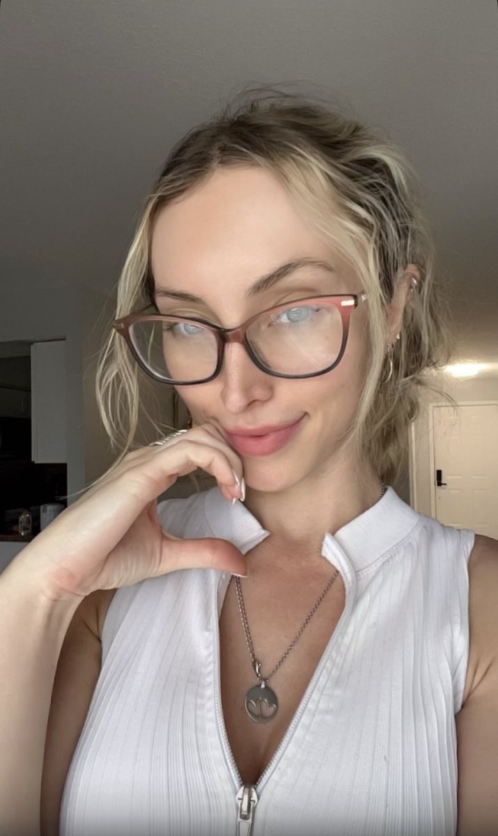 prettyamelia02's tweet photo. Relax, recharge, and treat yourself to a soothing massage session. Professional service, peaceful setting, and great care for your comfort.🌺 https://t.co/LoU5o8gf5Y