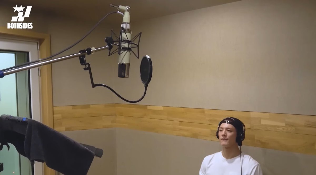 dia duduk dimana sih itu jadi kecil bgt😭