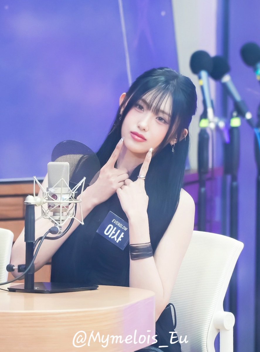 𝑅𝑎𝑑𝑖𝑎𝑛𝑡, 𝑌𝑅. tweet media