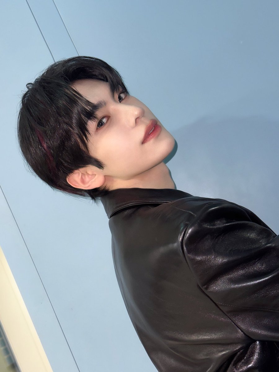 TUNEXX_official's tweet photo. 𝑊𝑒 𝑗𝑢𝑠𝑡 𝑠𝑡𝑎𝑟𝑡𝑒𝑑

#TUNEXX #튜넥스
#Donggyu #동규
#SET_BY_US_ONLY
#내가_살아있다는_증거 https://t.co/MbFcKYRsvG