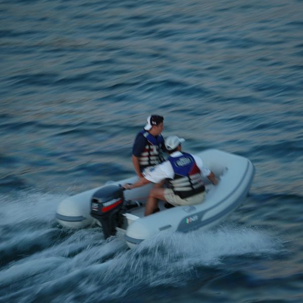 AbInflatables's tweet image. Our Ventus VL series is a lightweight, full-length fiberglass deep-V RIB, designed for extra space, durability and performance. Due to its unique design, the Ventus requires very little horsepower and doesn’t sacrifice maneuverability.
#abinflatables #boating #rhib #yachttender