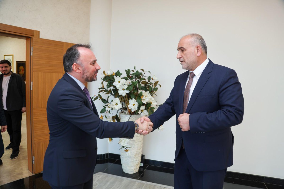 ibrahimsandikci's tweet photo. Milli Gençlik Derneği Genel Başkanı Ahmet Özvatan (@ozvatan_ahmet), Samsun İl Başkanı Mustafa Yunus Gonca (@mynsgonca) ve beraberindeki heyeti belediyemizde misafir ettik. 

Nazik ziyaretleri için teşekkür ediyorum. 

#Canik
#CanikBelediyesi https://t.co/mmq34miKTb