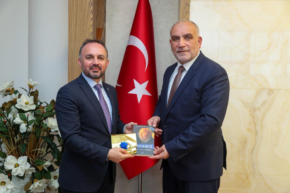 ibrahimsandikci's tweet photo. Milli Gençlik Derneği Genel Başkanı Ahmet Özvatan (@ozvatan_ahmet), Samsun İl Başkanı Mustafa Yunus Gonca (@mynsgonca) ve beraberindeki heyeti belediyemizde misafir ettik. 

Nazik ziyaretleri için teşekkür ediyorum. 

#Canik
#CanikBelediyesi https://t.co/mmq34miKTb