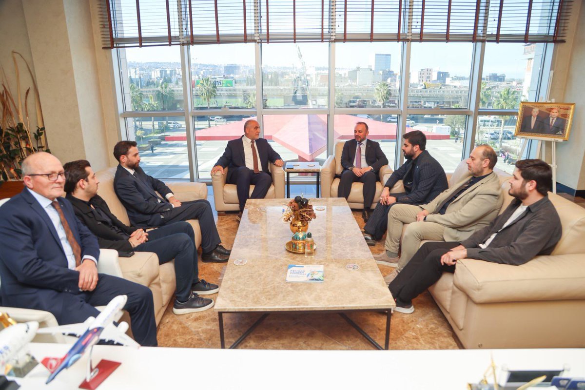 ibrahimsandikci's tweet photo. Milli Gençlik Derneği Genel Başkanı Ahmet Özvatan (@ozvatan_ahmet), Samsun İl Başkanı Mustafa Yunus Gonca (@mynsgonca) ve beraberindeki heyeti belediyemizde misafir ettik. 

Nazik ziyaretleri için teşekkür ediyorum. 

#Canik
#CanikBelediyesi https://t.co/mmq34miKTb