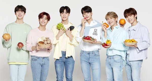 aroha_dong's tweet photo. To. 아스트로, 그리고 민혁이

우리 아스트로~!
명준이형! 진우야! 은우동민아! 빈아! 라키민혁아! 산하야! 꿈에 나와서 용기를 줘서 고마워!
꿈에서 나한테 이 말 해줬더라고~!
"그 어떠한 강압적인 무언가 너를 덮쳐도 널 대신 막아줄 수는 없어. 너 스스로 지켜줘야해."

#astro #아스트로 #아로하 https://t.co/y0sZ8ueGad