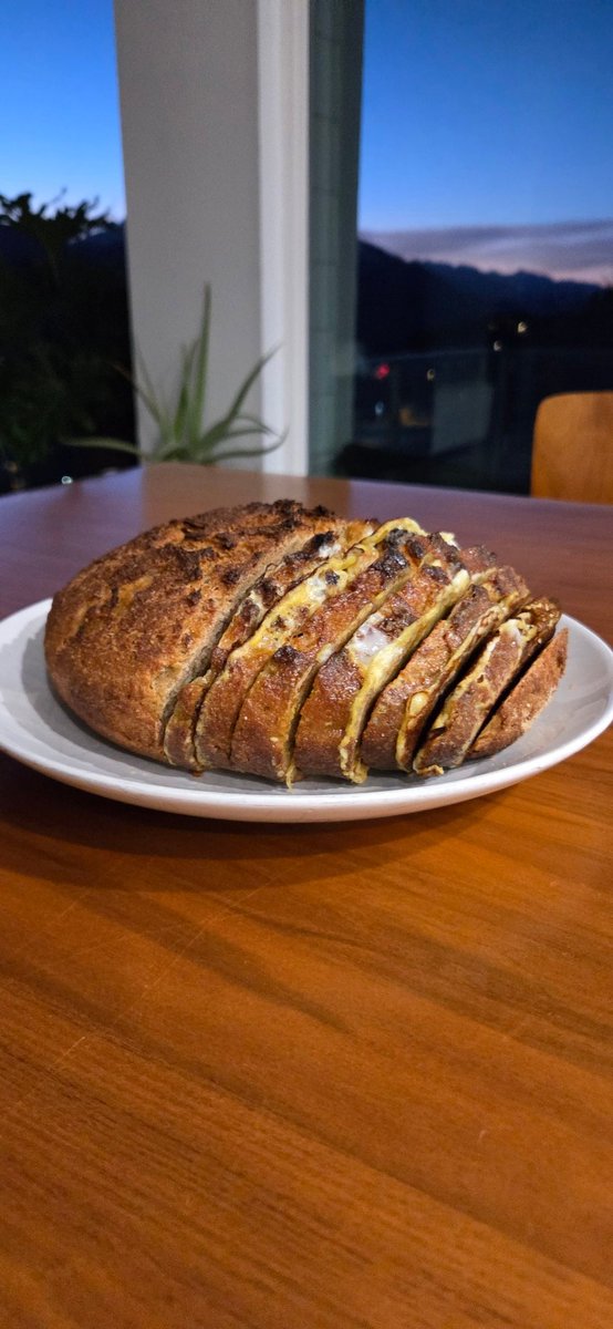 yorudan's tweet photo. French boule toast~
#sourdough #kamut https://t.co/7GDF2mgvgw
