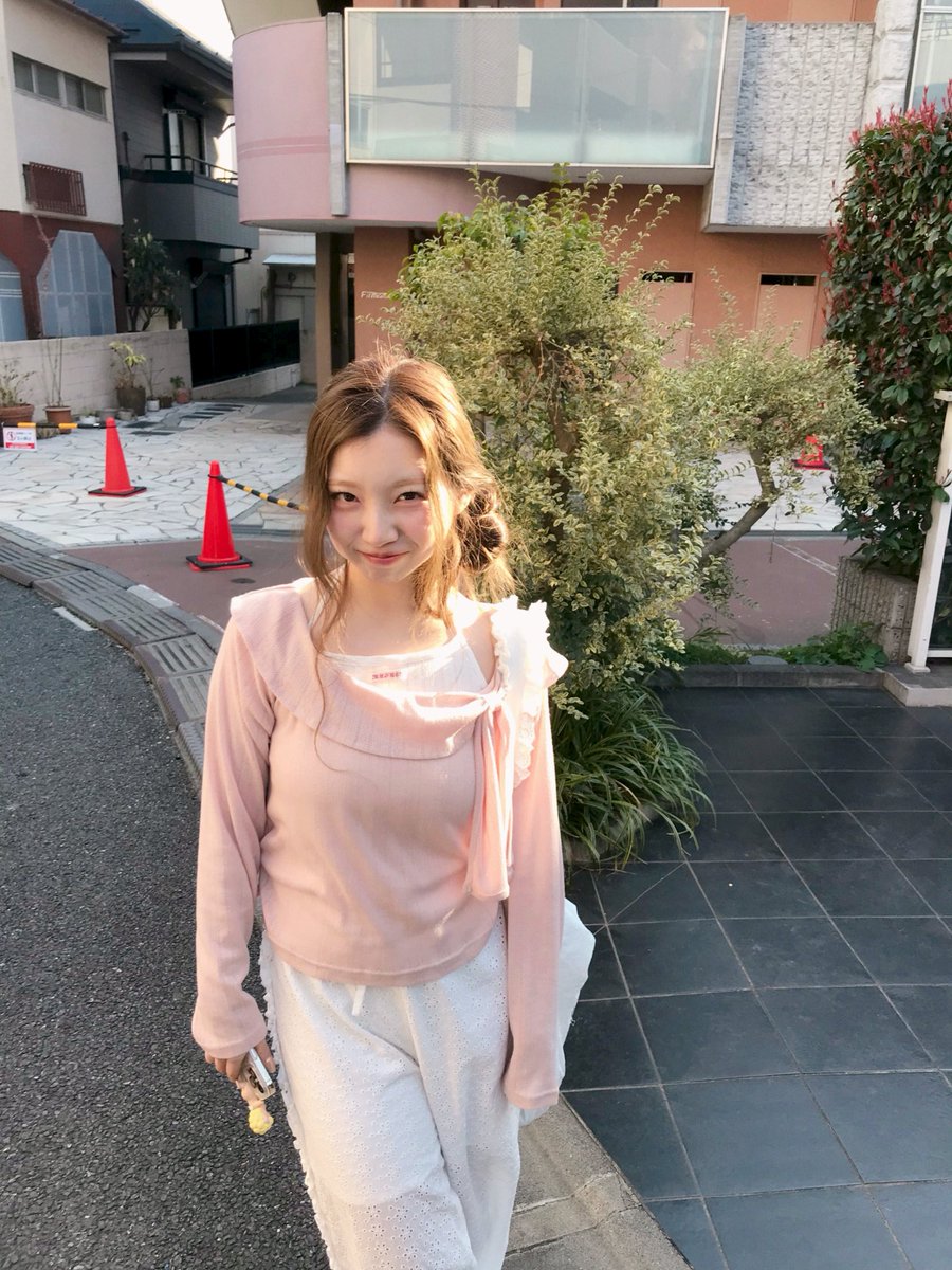 モナ子 tweet media