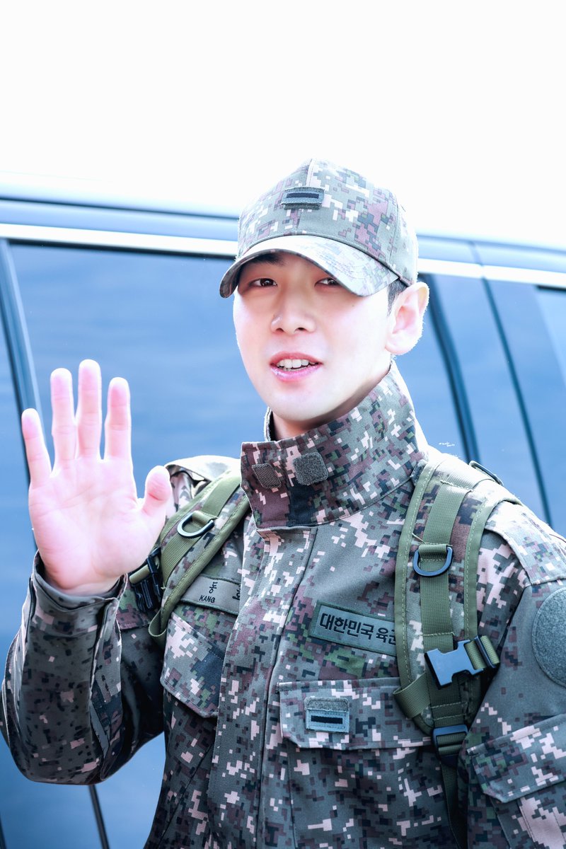 백호수염시 tweet media