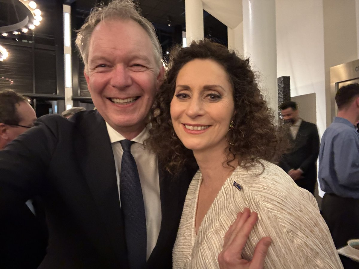 Burgemeester Röell tweet media