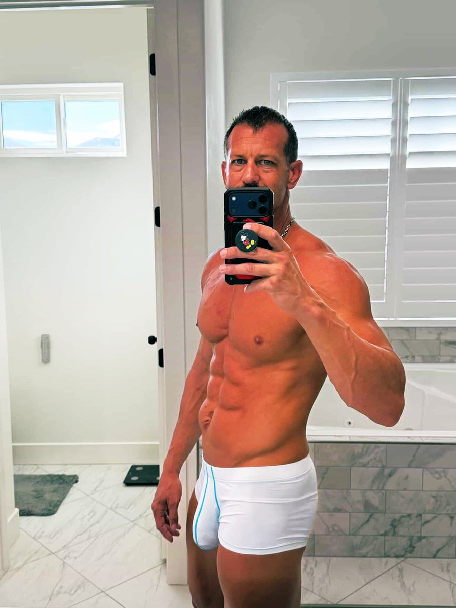 Shiznizy tweet media