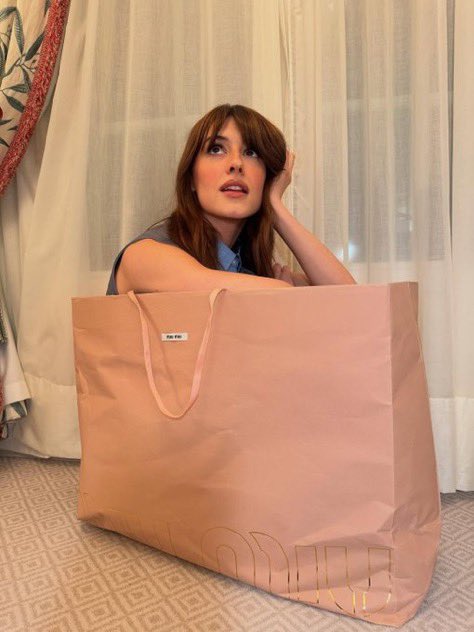 annie ﾟ𐦍༘ tweet media