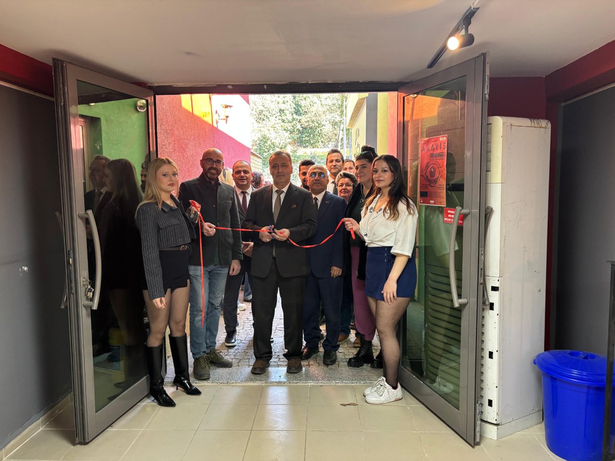 beungsf's tweet image. Fakültemiz Resim Bölümü 4. sınıf öğrencilerinin hazırlamış olduğu çalışmalardan oluşan "Arayış" isimli serginin açılışı 11 Mart 2026 Çarşamba günü saat 14:00'da gerçekleştirilmiştir.

#Beun @ihozolcer

#İlkİlİlkÜniversite🌟
#GelecekBuradaŞekillenir🚀🔭