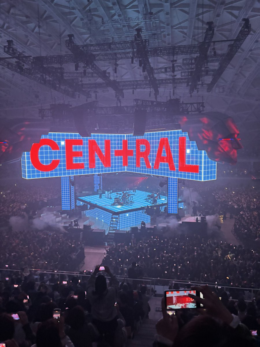 bjcfy1103's tweet photo. もう本当に楽しかった！！
明日も思う存分たのしむ！！

 #KingGnuCENTRALTour2026 https://t.co/wGwSs9NiP9