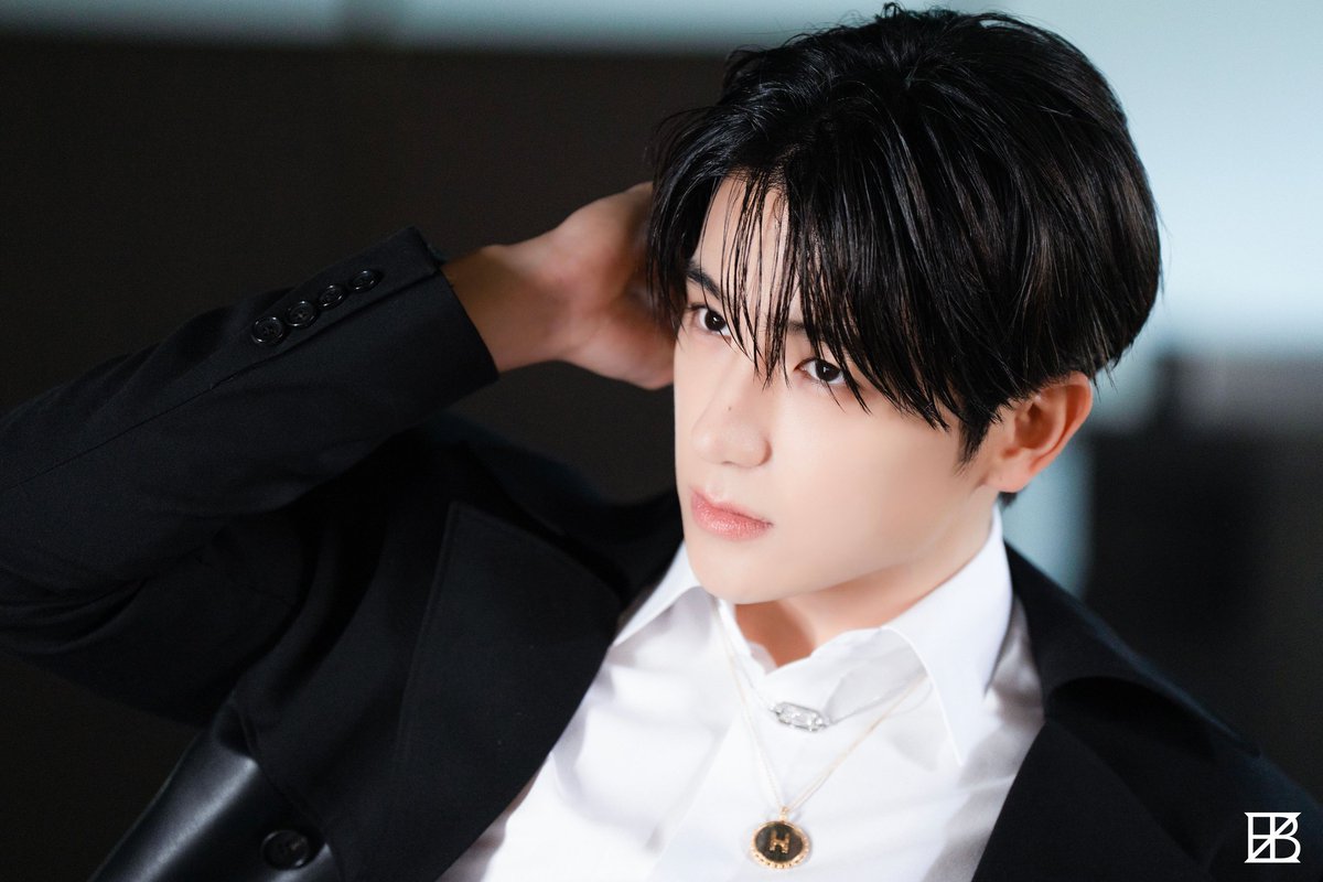 𝗮𝘆𝘂𝗺𝗲𝗿𝗼𝗻𝗮_𝗺𝗮𝗸𝗲𝘂𝗽 uploaded a photos on Instagram.⠀

A soft, polished look designed to highlight his natural features while keeping everything clean and effortless. The goal is always balance, enhancing without overpowering.
Thank you for the trust. <a href="/SLEEKMAGZ/">SLEEK MAGAZINE.</a>