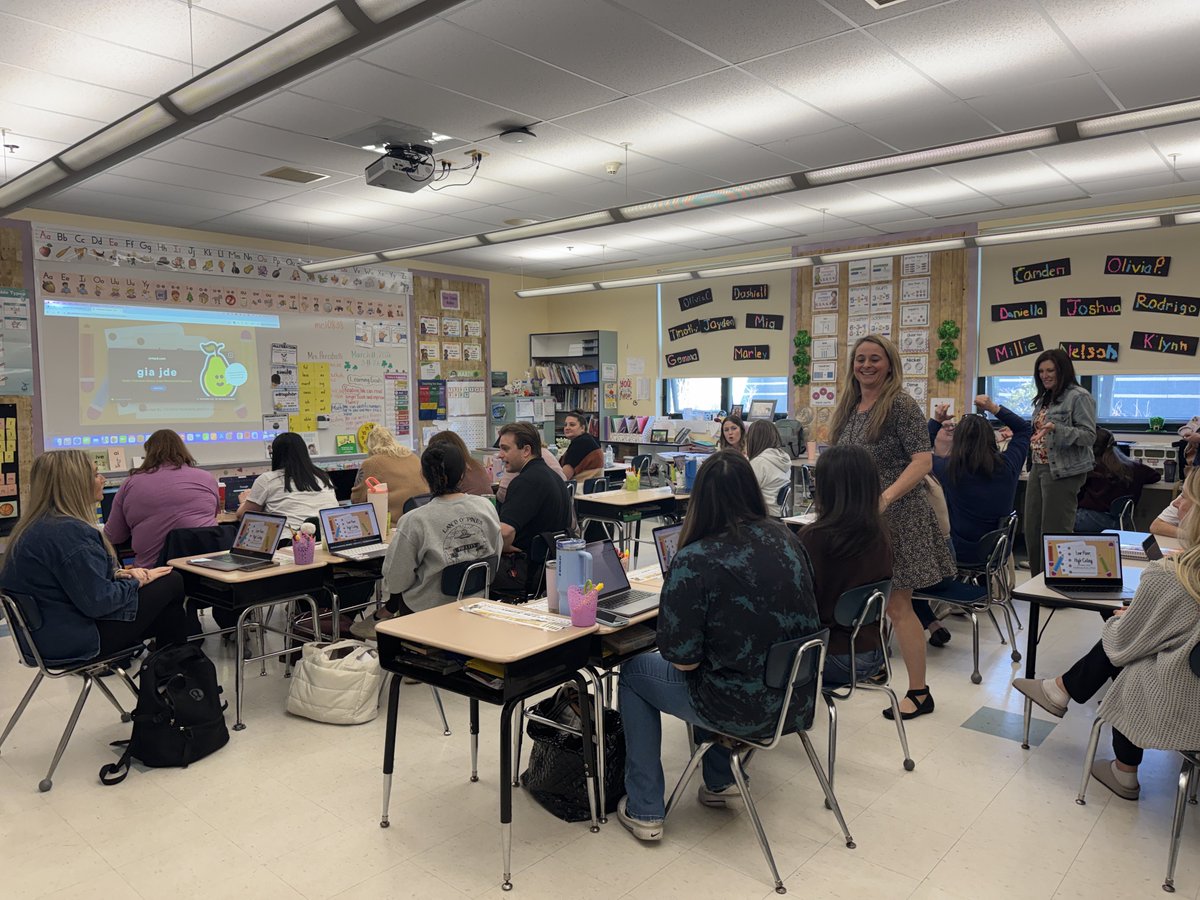 HowellTwpGrnvl's tweet photo. Staff is immersed in professional learning so we can best support our students as learners. #HTPSHowellLeads #HTPSLearnerSuccess https://t.co/D6M04fphip