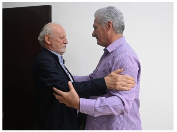 Estaremos con ustedes para lo que sea, dijo la Asamblea Internacional de los Pueblos (AIP) a Cuba.
 <a href="/DiazCanelB/">Miguel Díaz-Canel Bermúdez</a>, recibió a miembros de la delegación de la Asamblea Internacional de los Pueblos (AIP).
#CubaNoEstaSola
#CubaVencera
#MatancerosEnVictoria