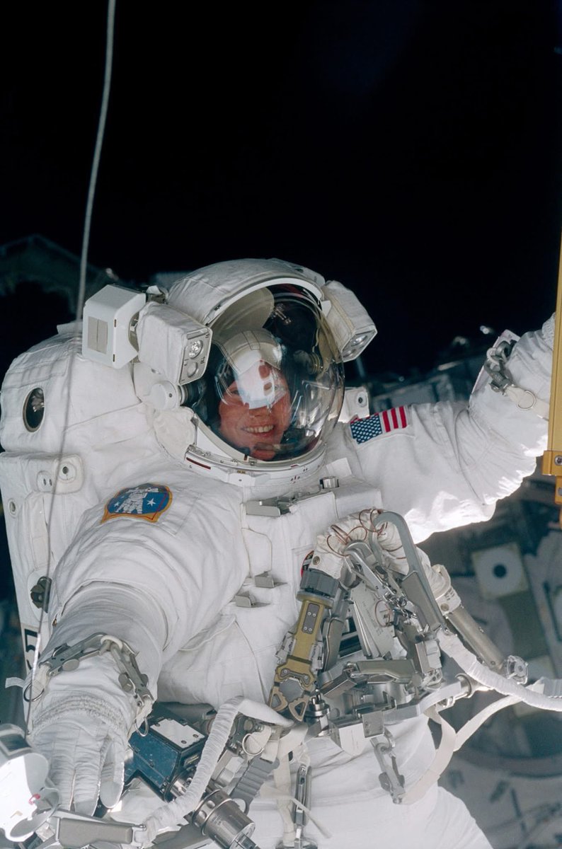 2001 Live tweet media