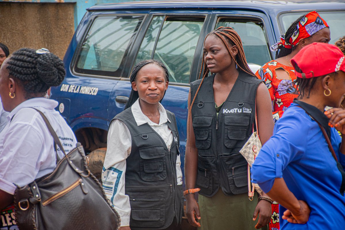 KweTu_Prod's tweet photo. KweTu Prod Services s’est rendu disponible pour la couverture de cette activité tenue sous une ambiance d’unité et d’engagement.
Les femmes ont porté des messages forts en faveur de l’égalité, de la protection des droits et de la participation active des femmes dans la société. https://t.co/Ni60zN57wB