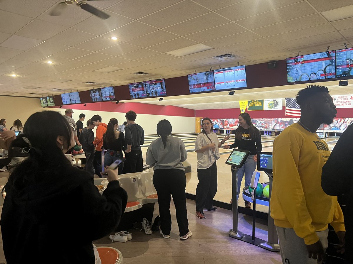 UIowaBSO's tweet photo. This past Friday, we took a trip to Colonial Lanes for a night of bowling. It was a great way to come together before spring break and welcome the newly admitted students to Iowa City! 🎳 https://t.co/ki7JOKMtO1