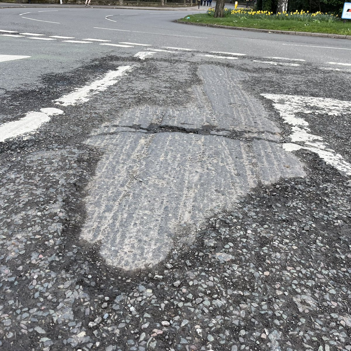 Simon Warren tweet media