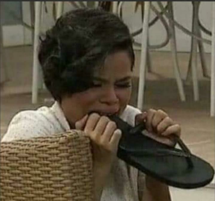 ปากกุที่พูดว่า “อ่านมาขนาดนี้จะกลัวทำไมวะะ” 

สภาพกุตอนพูด