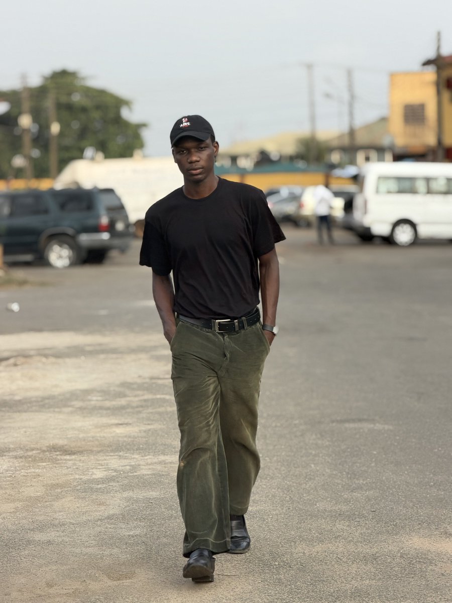 damola oshunkoya tweet media