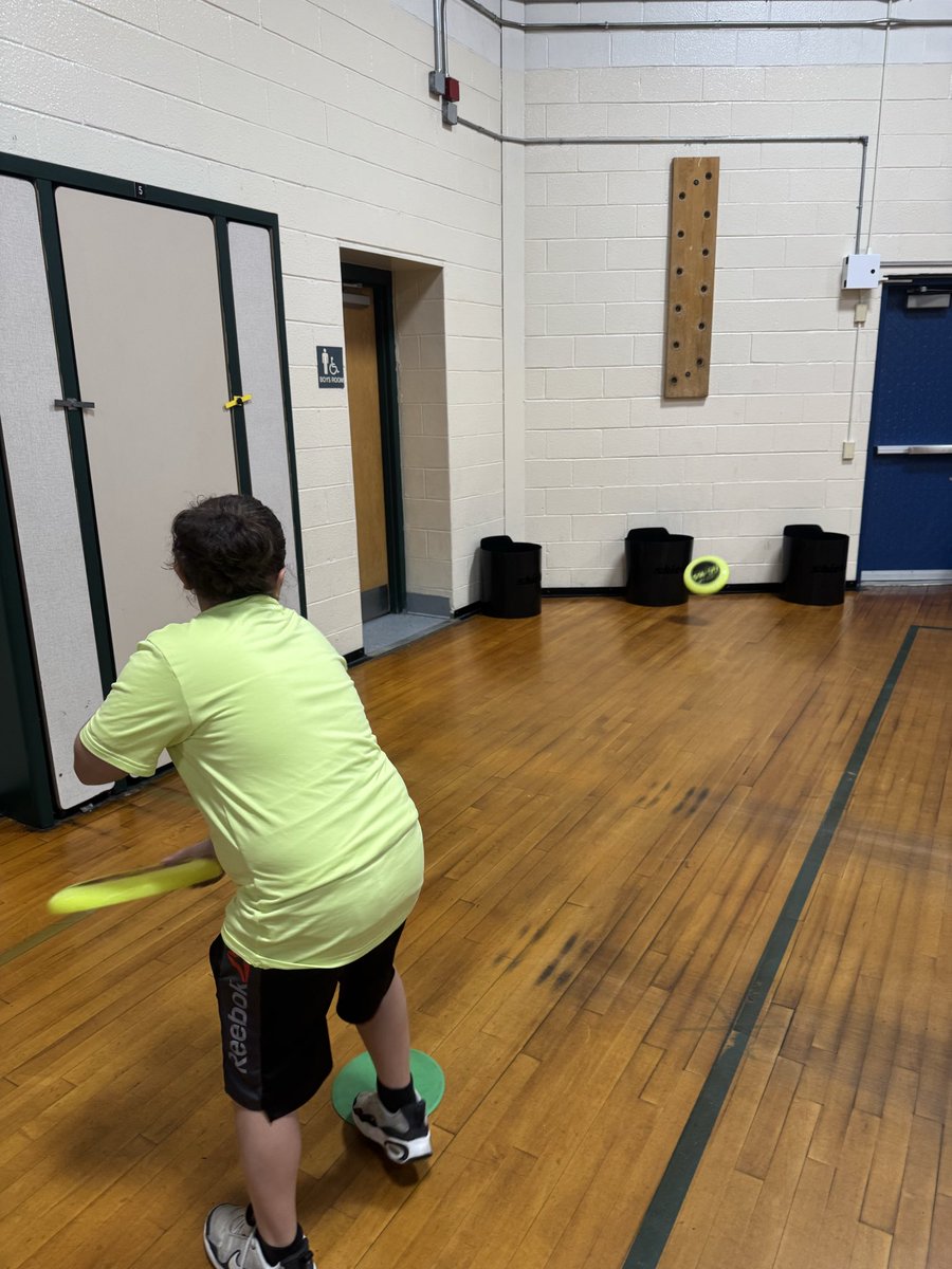 CoachProsapio's tweet photo. Hand-Eye Coordination Stations! Incorporating different sports such as football, pickleball, Kan Jam and even mini golf! https://t.co/jBWJPIOtIV