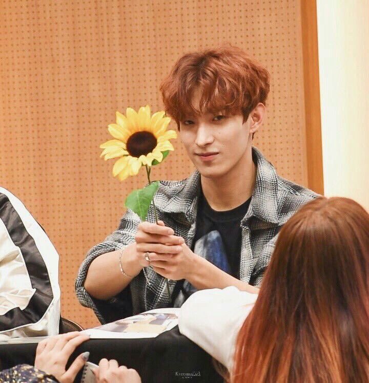 kyeomrie's tweet photo. always https://t.co/oMFyeGwDDV