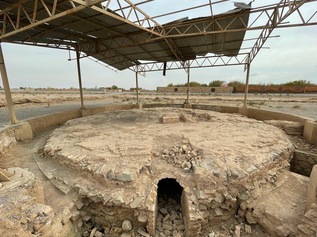 İranda 5 yıl yaşadım.
Türkiyeci tek İRANLIYA rastlamadım.
Türkiyede neden bunca İRANCI var?
Sünniler kaçak-göçek eğitim ve  sohbet edebiliyor.
Tahranda 1 sünni camisine izin vermediler.
İmam Gazali
Şerif Cürcani
Melikşahın mezarı
Selçuklu eserleri virane halde!
Gazali’nin Kabri👇