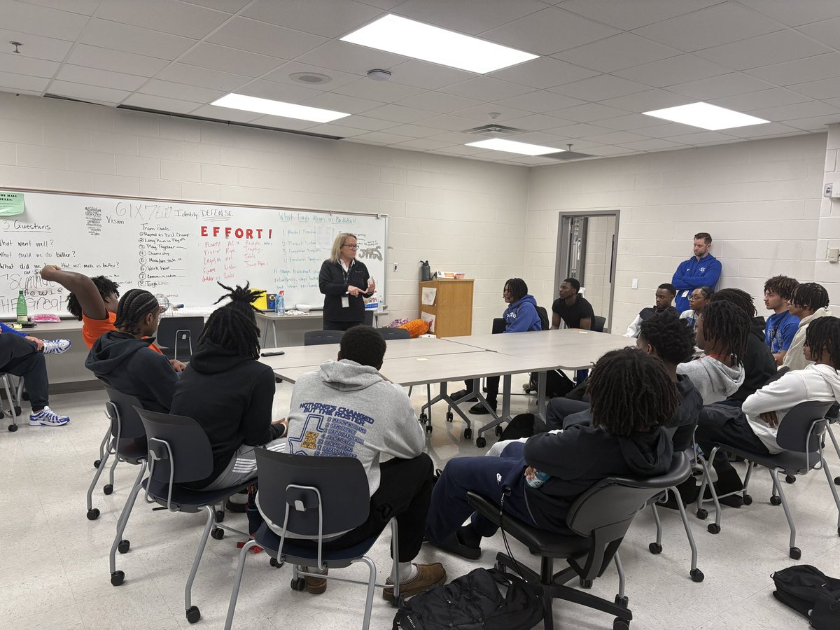 M.Summit Basketball tweet media