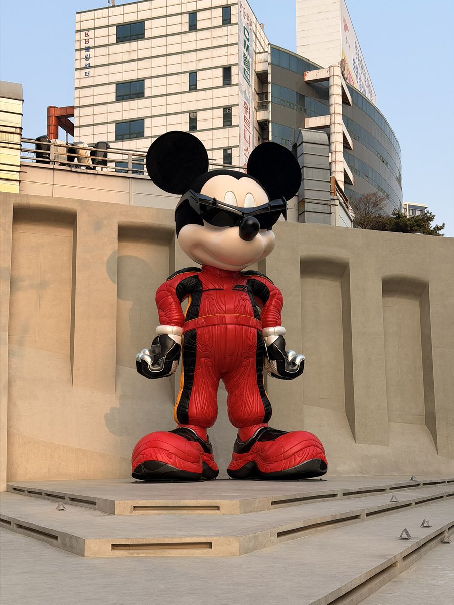 เจมส์จี้จุด tweet media