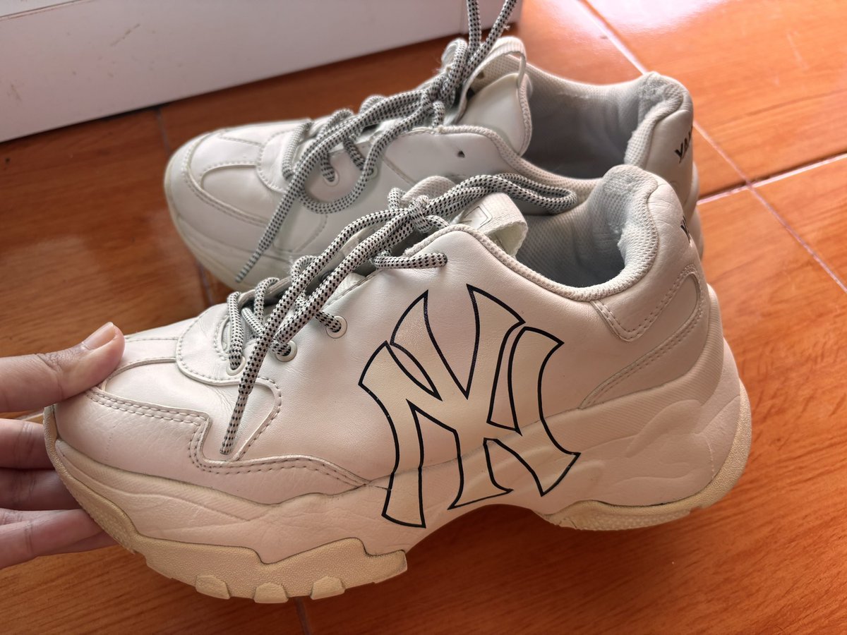 fashjgg's tweet photo. MLB newyork yankees ของเเท้ 550 รวมส่ง
Size 38.5 ไม่มีกล่องค่ะ ยังสภาพดีอยู่ค่ะ
#ส่งต่อ #ส่งต่อรองเท้า #ส่งต่อรองเท้ามือสอง #ส่งต่อรองเท้ามือสองของเเท้ #ส่งต่อmlb #ส่งต่อเสื้อผ้า https://t.co/zbCf3H39TQ
