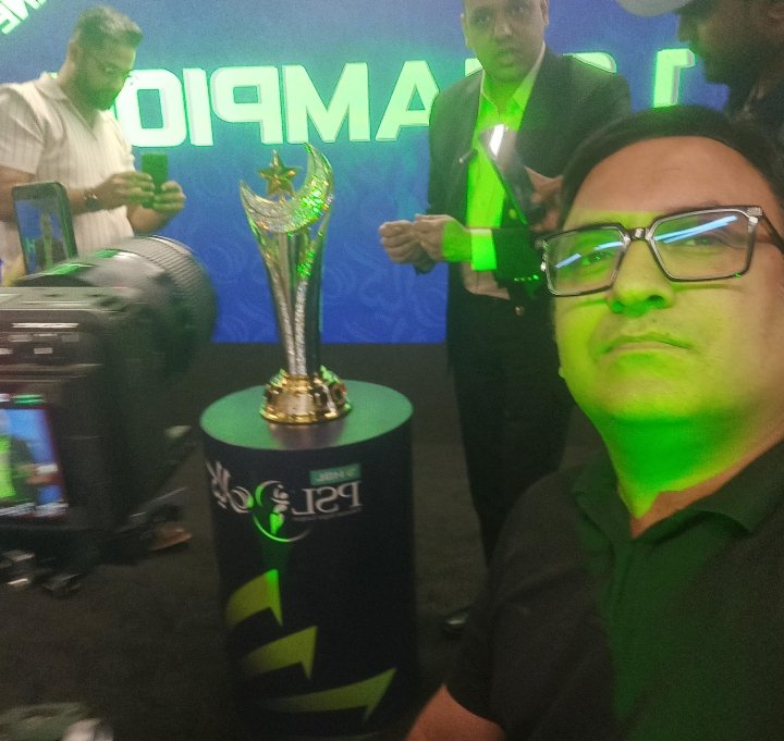 GhaffarSports's tweet photo. Selfie with trophy 🏆 

#PSL2026 #NewEra #PSLTrophy https://t.co/QxyZS9gRu0
