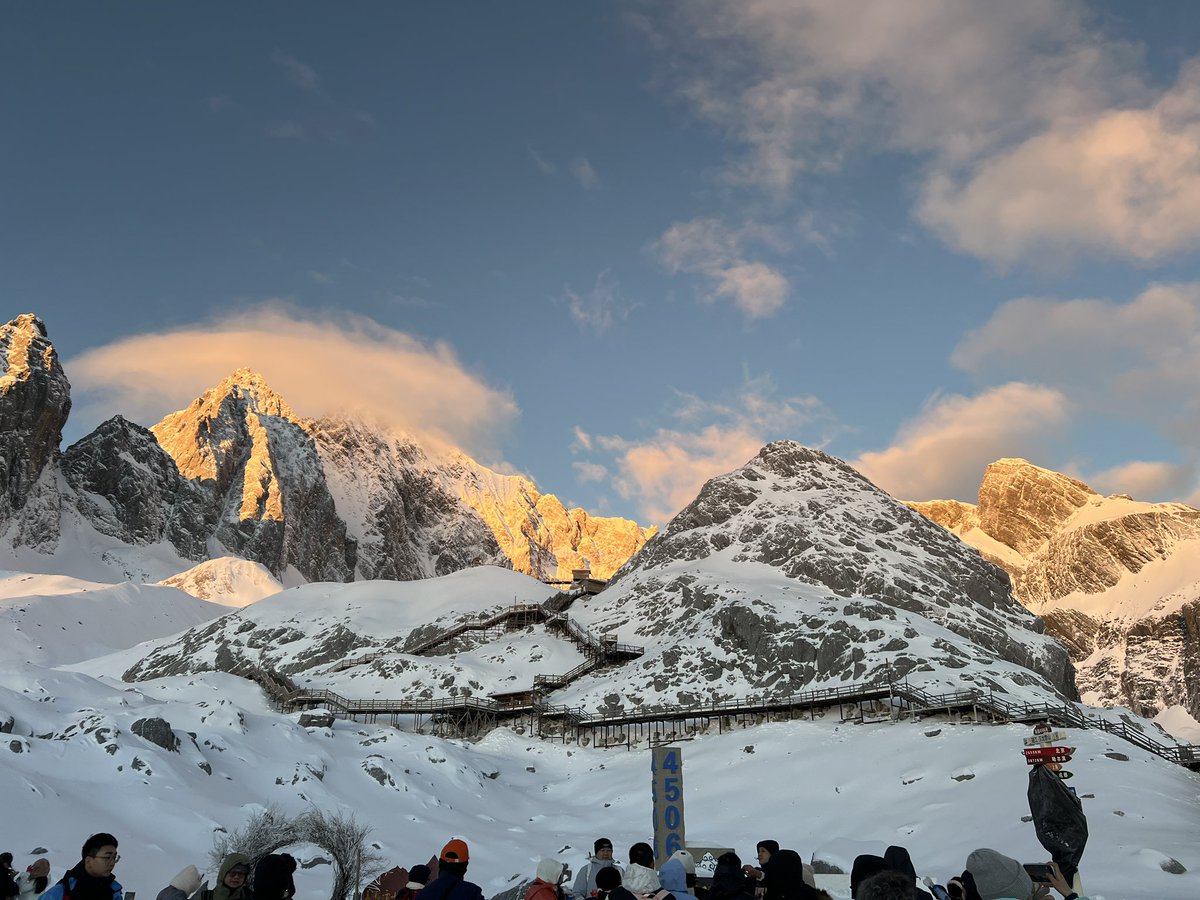 จางเจียเจี้ย - April 2024
ปี้เผิงโกว - Nov 2024
กำแพงเมืองจีน - June 2025
หิมะมังกรหยก - Nov 2025

เผื่อเป็นแนวทางเลือกช่วงเวลาไปเที่ยวค่ะ