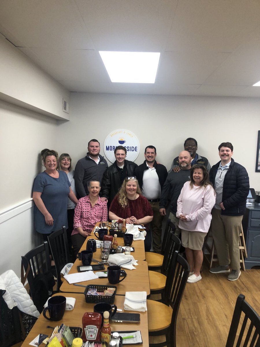 f4service's tweet image. Thank you David Dawson of Propell Credit Union for having Derek Fiorenza present at your #networking event this morning.  

Now is the time to come together to confront #hunger and #foodinsecurity one person and meal 🥘 at a time!

Please contact @f4service