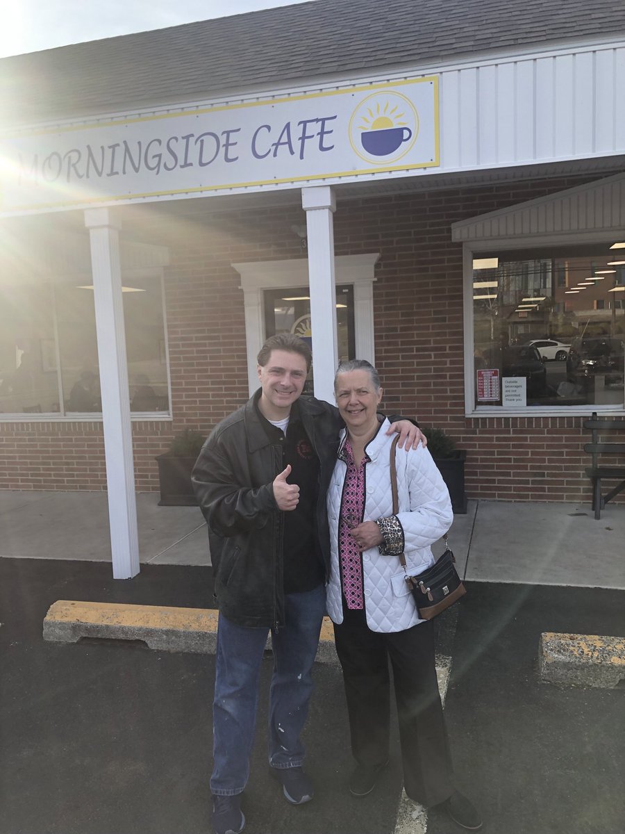 f4service's tweet image. Thank you David Dawson of Propell Credit Union for having Derek Fiorenza present at your #networking event this morning.  

Now is the time to come together to confront #hunger and #foodinsecurity one person and meal 🥘 at a time!

Please contact @f4service