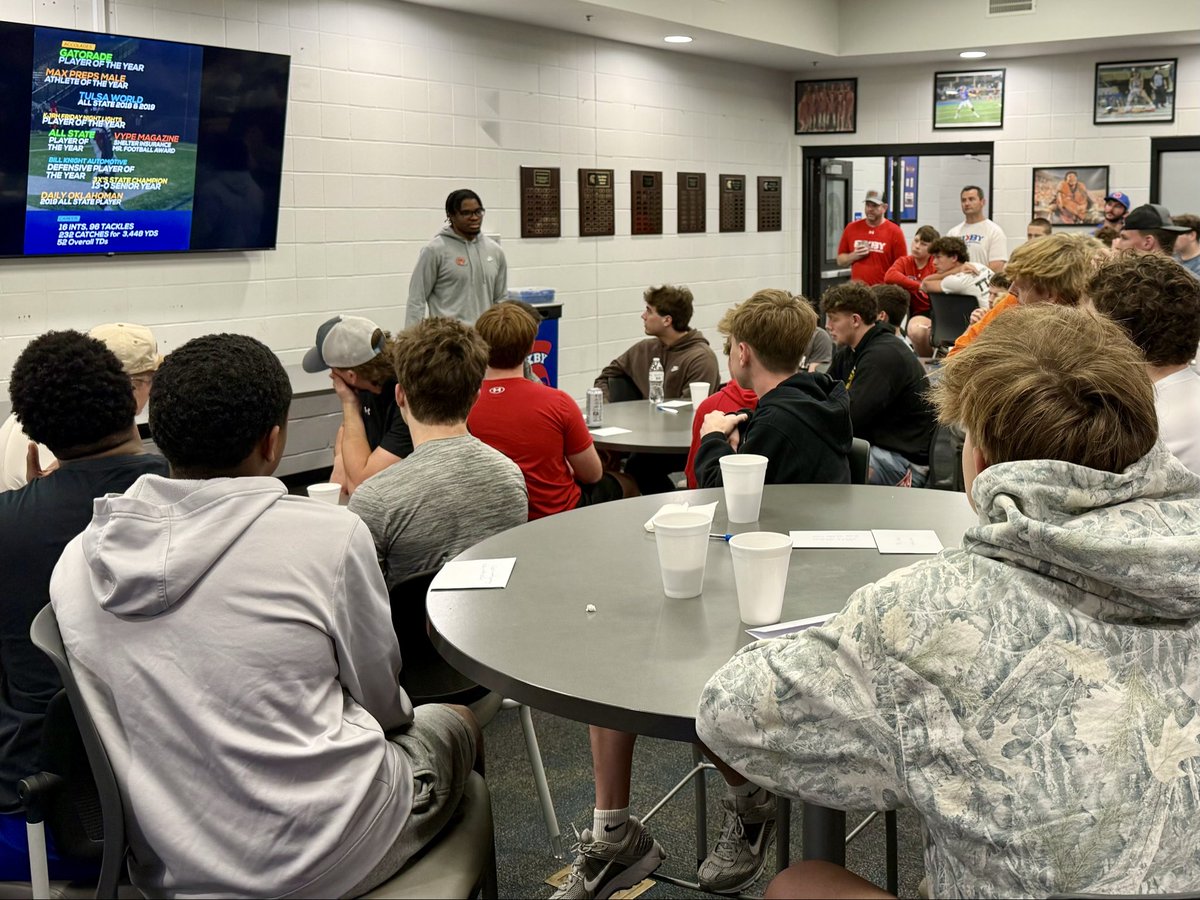 Tyler Schneider tweet media