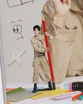 offroad saw yall arguing about his real height and decided to provide a scale and it’s so accurate this is why he fits in my pocket