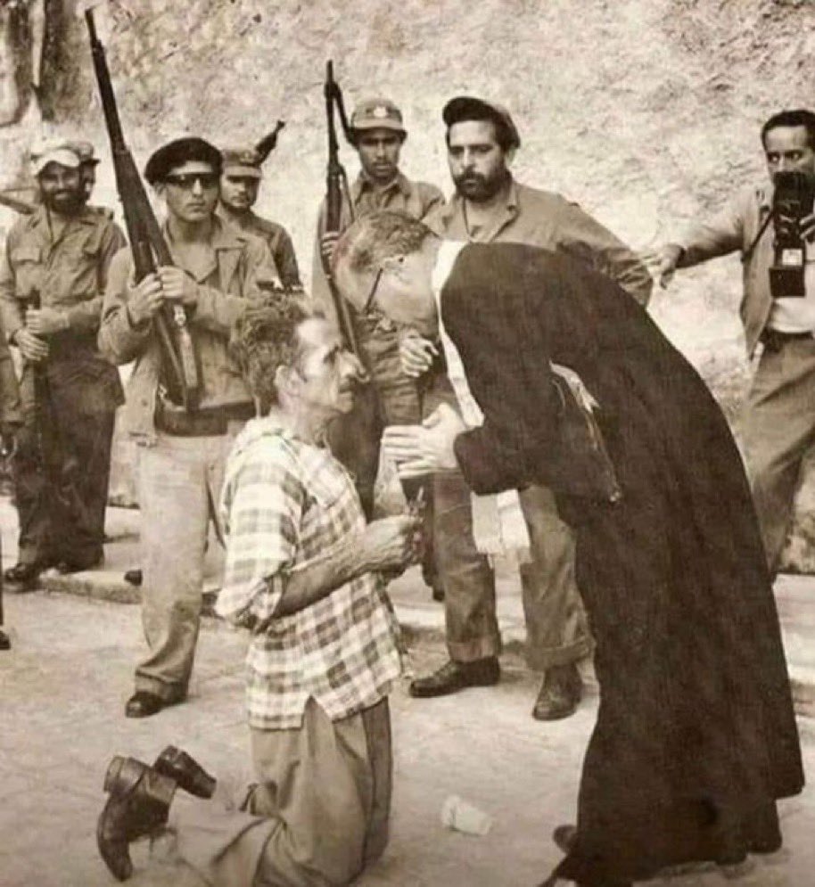 Costapinta's tweet image. El Derecho Internacional no es una ciencia a geometría variable.

Cuando las invasiones de #Cuba en África, no mencionabas el Derecho Internacional.

Cuando Putin invade #Ukraine NO mencionas el DI .

Basta de #MANIPULAR 

NO SOMOS BASTARDOS NI IDIOTAS