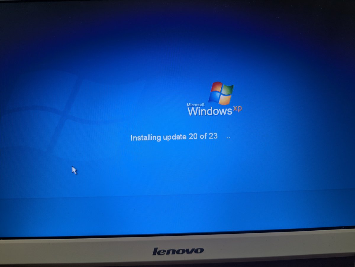 dexxx87's tweet image. Prođe smena 🤣

3h vrti 🤣
#oldtech